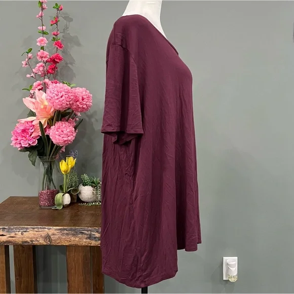 Amazon Essentials T-Shirt - Picture 3 of 11